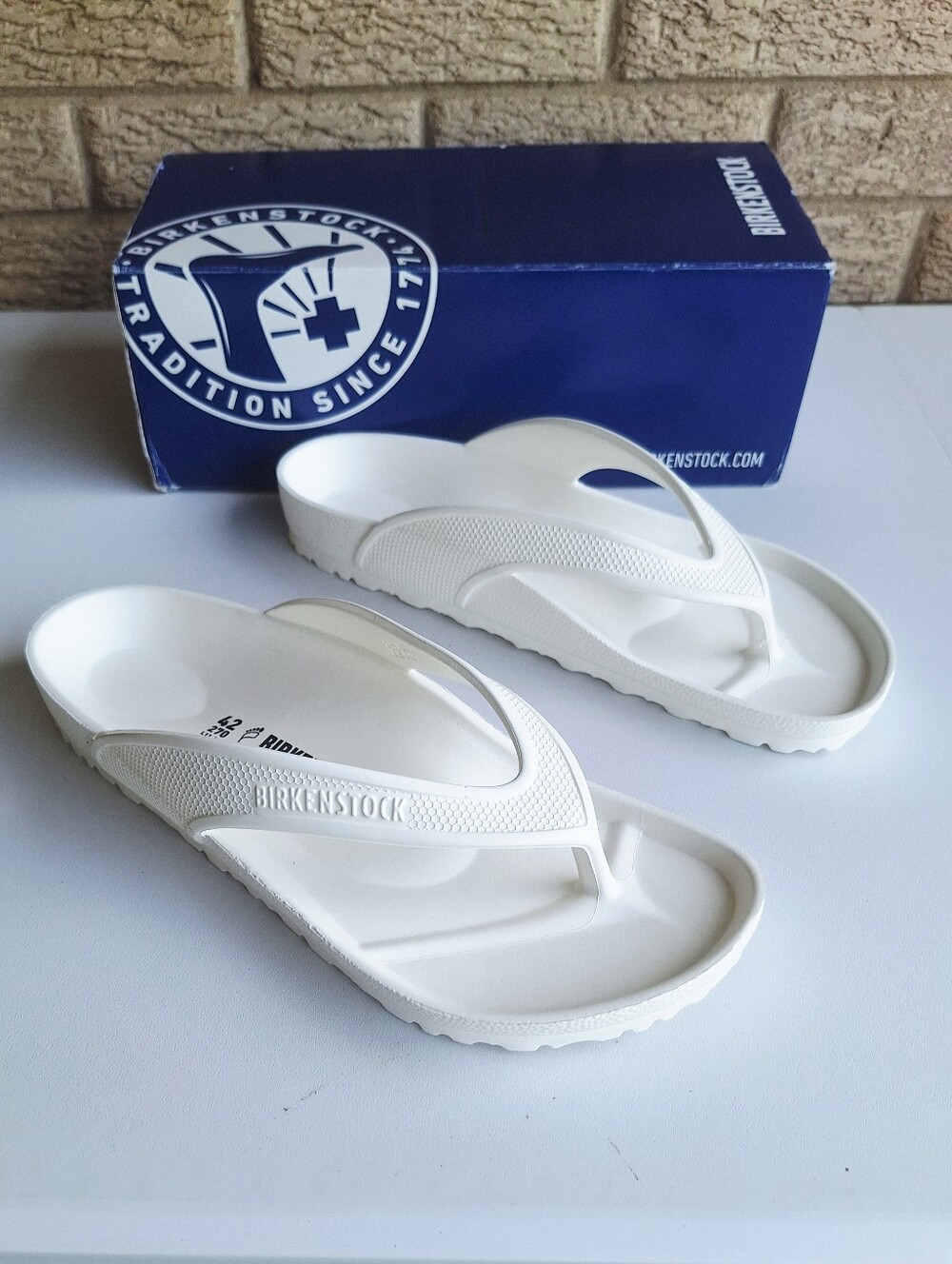 NEW Birkenstock Honolulu Thong Sandals White Men's 9 Women's 11 Made In Germany